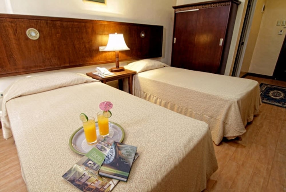 Subic Park Hotel 27/73
