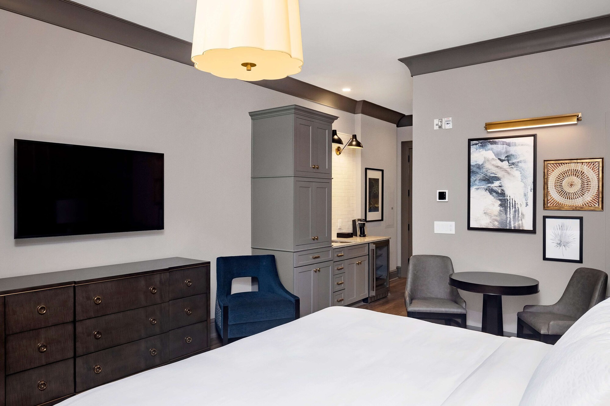 DELUXE, STUDIO, KING BED