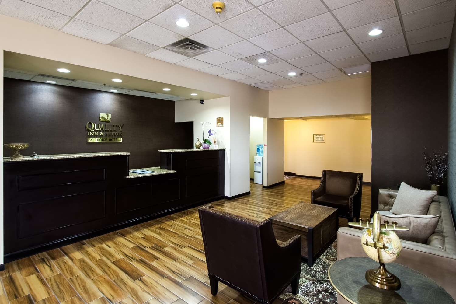 Quality Inn & Suites Moline - Quad Cities 4/18
