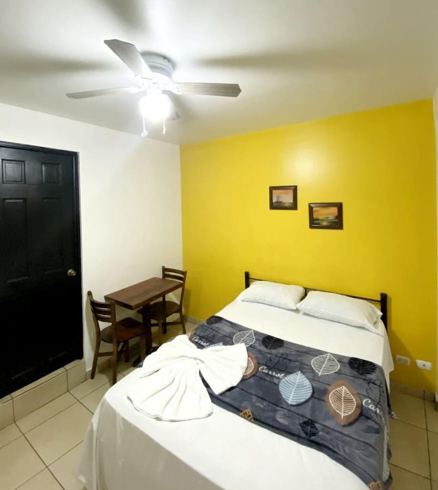 Hotel Quinta Avenida 25/56
