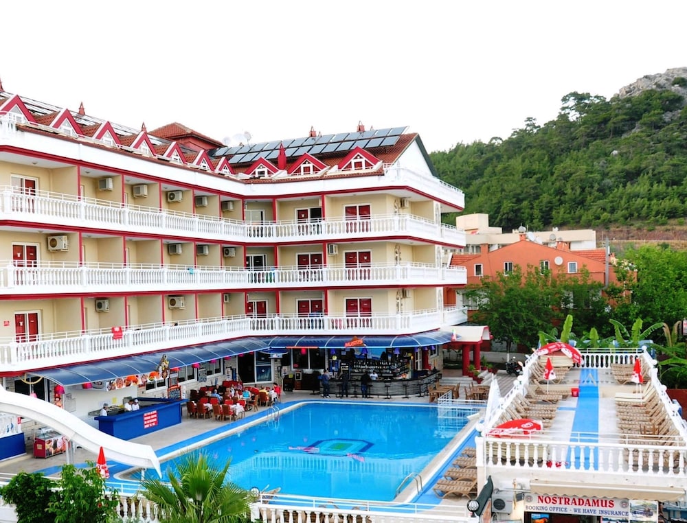 Mustis Royal Plaza Hotel photo1