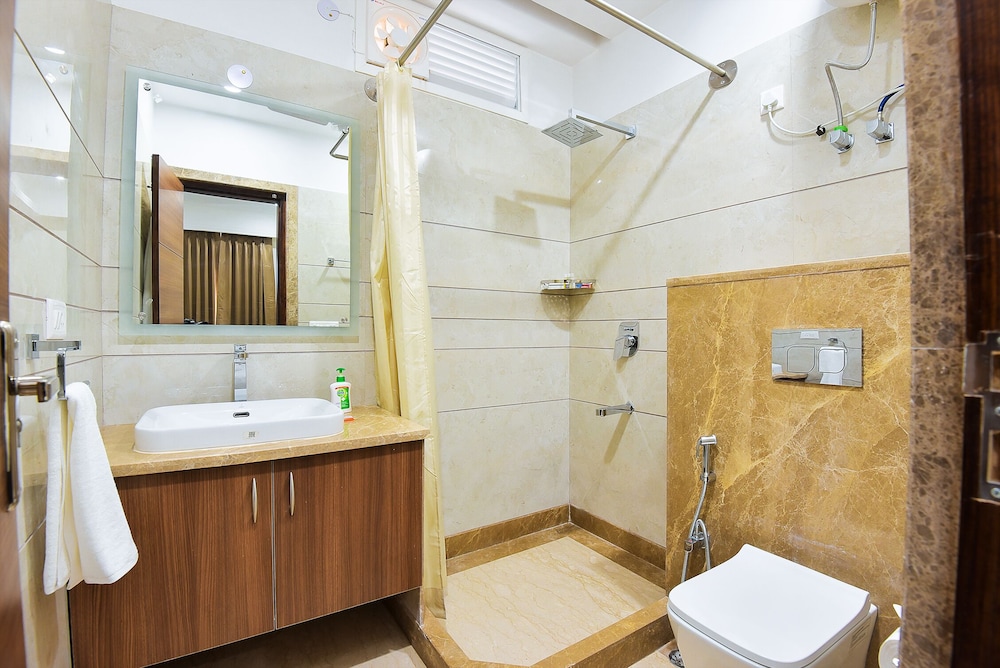ZEN Suites Golf Course Road 47/50