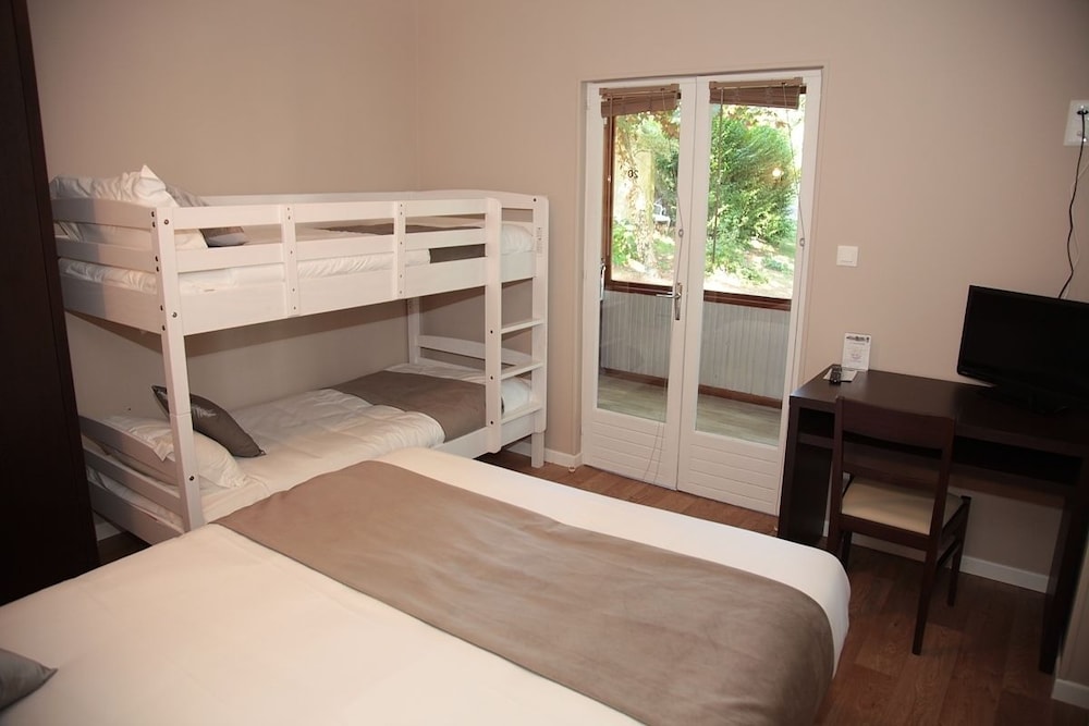 HOTEL LA CHAUMIERE 13/56