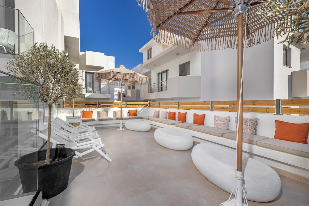 Cabana White Boutique Hotel & Suites 72/80