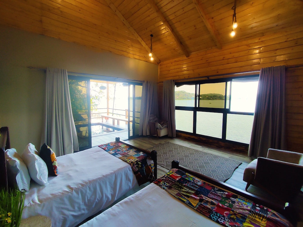 WAG HILL LODGE AND SPA 14/81