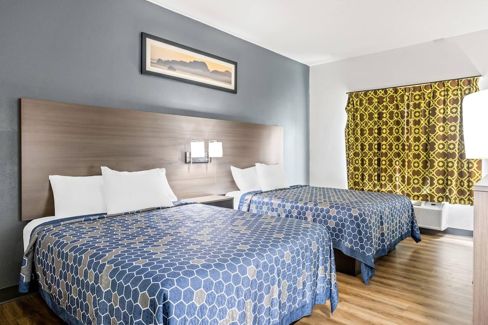 Efficiency, Suite, 2 Queen Beds