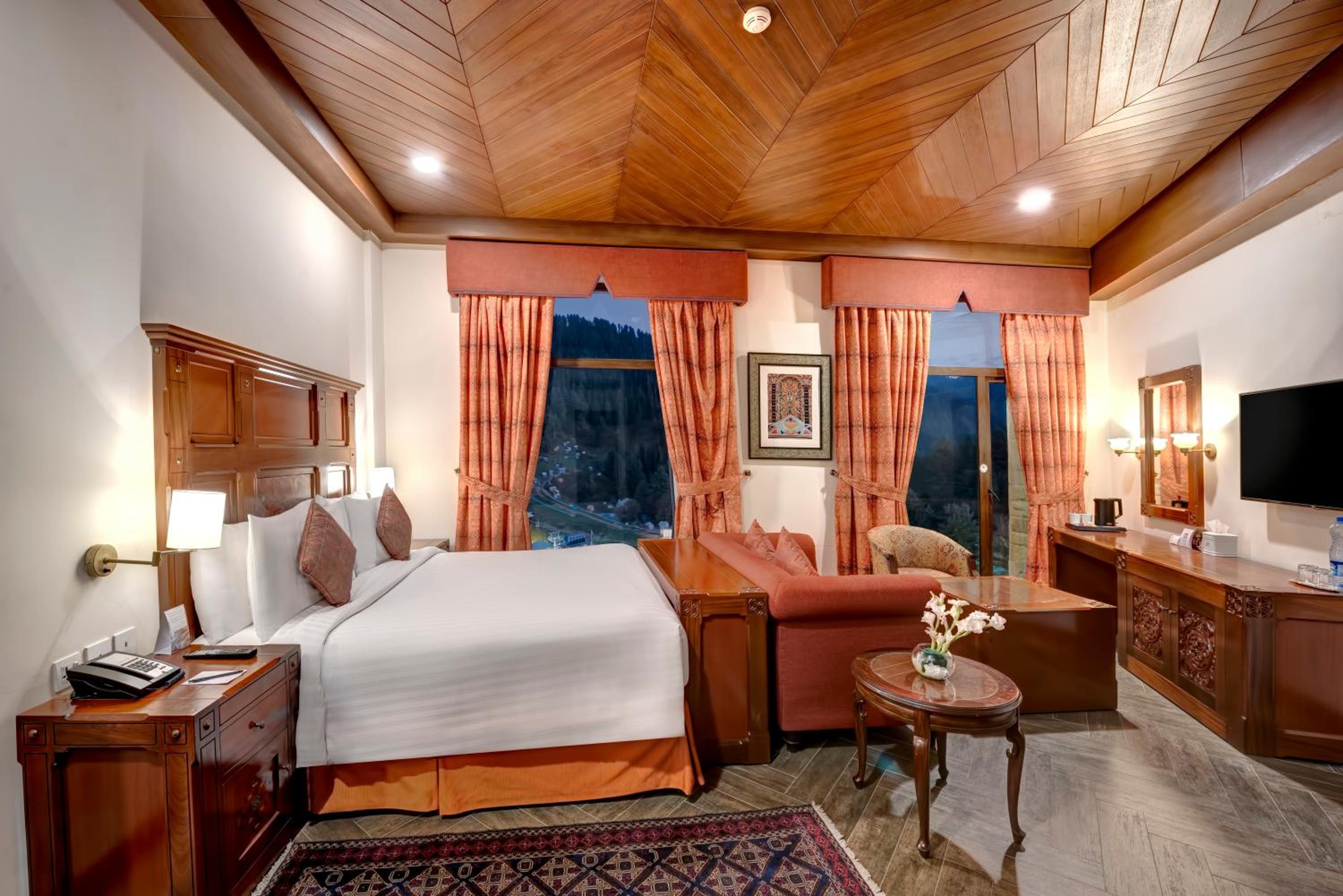 Executive, Suite