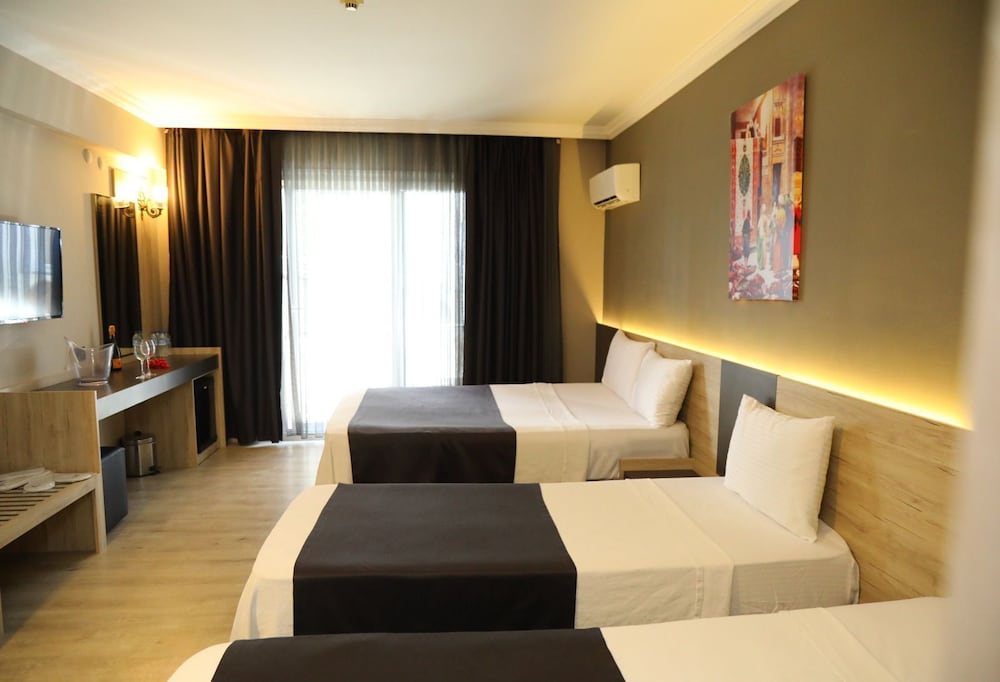 Faik Hotel 20/50