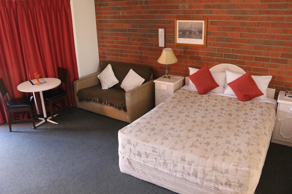 BENDIGO HAYMARKET MOTOR INN 15/27
