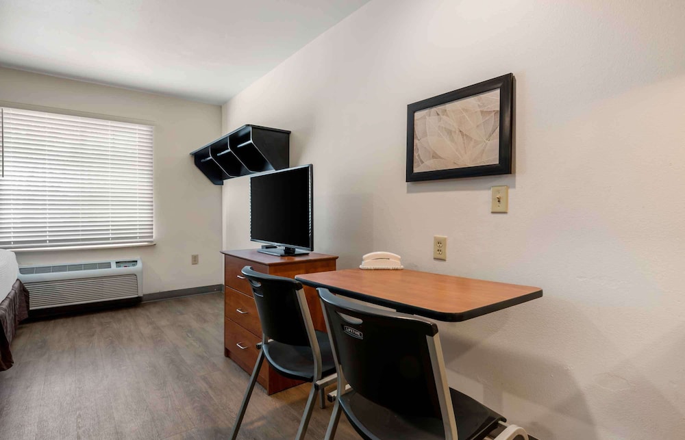 Extended Stay America Select Suites - Orlando - East 28/42