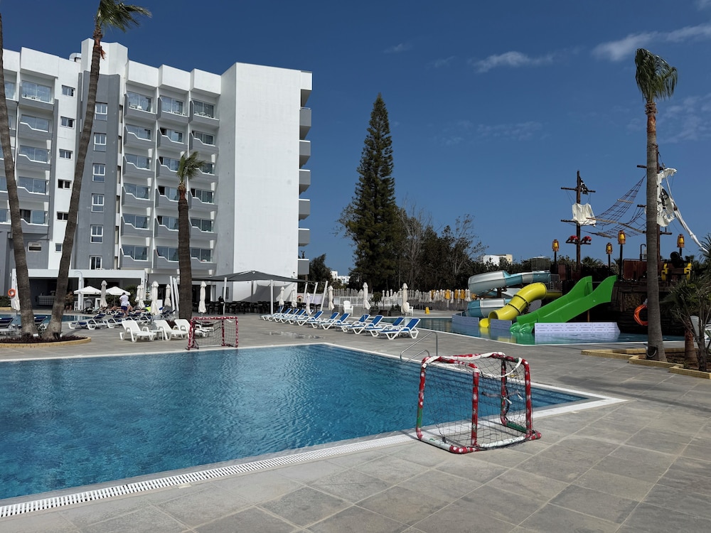 Papouis Protaras Hotel 58/65