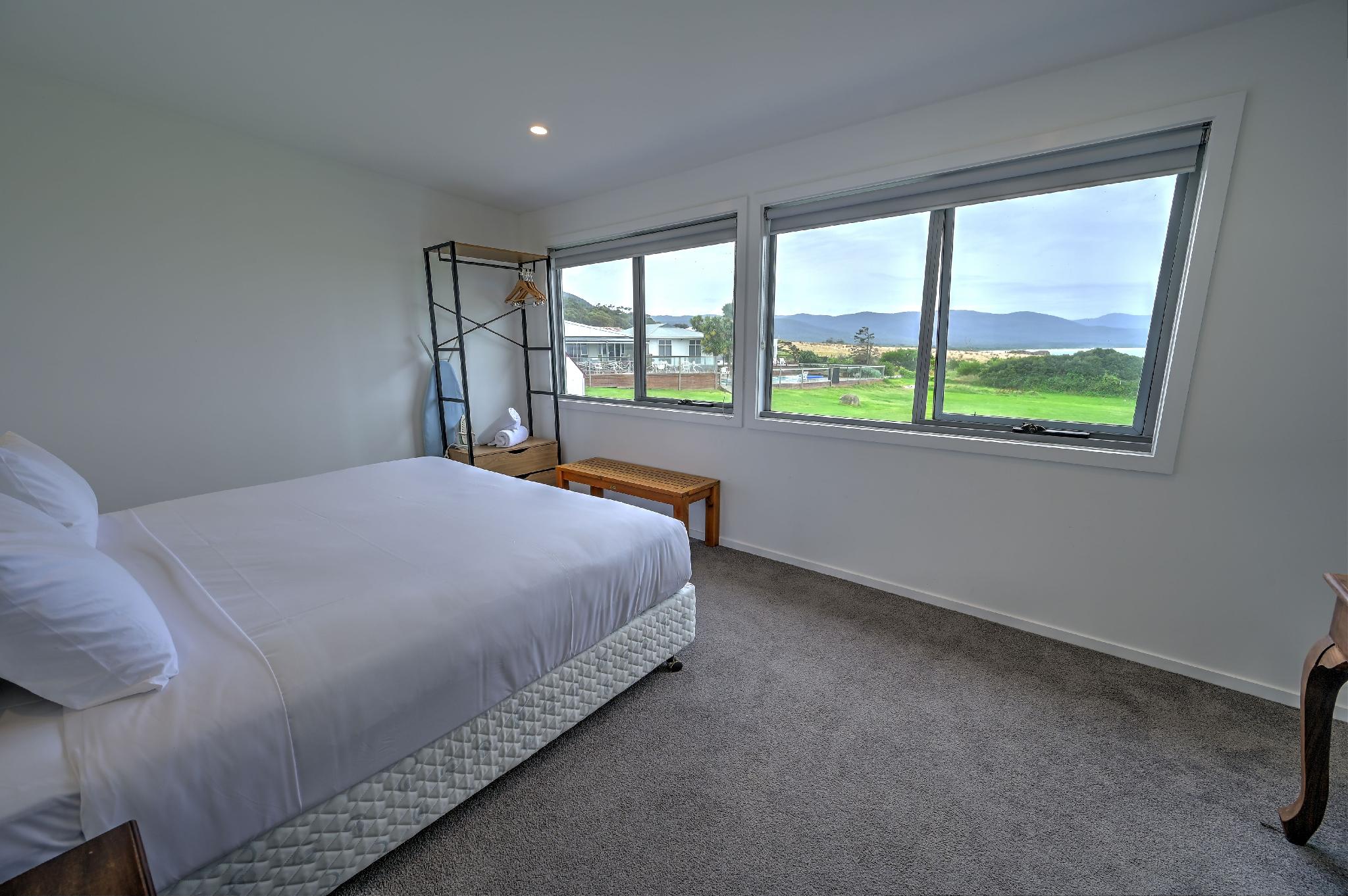 3 Bedrooms, Apartment