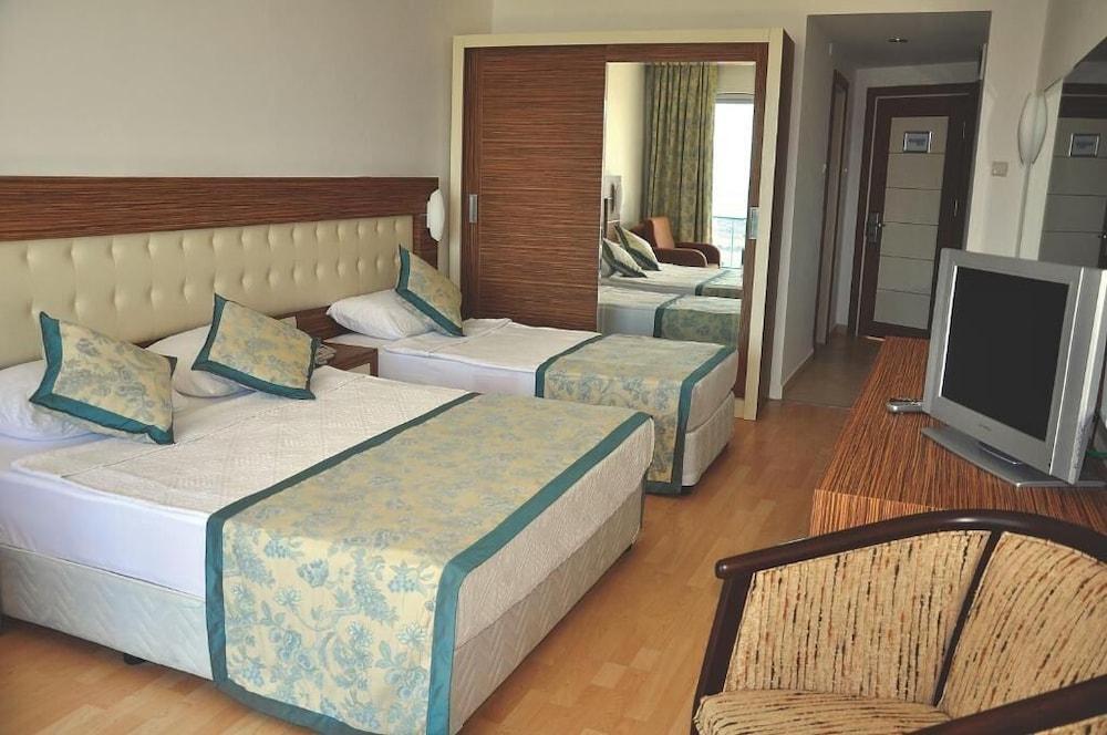 Blue Diamond Alya Hotel 10/42