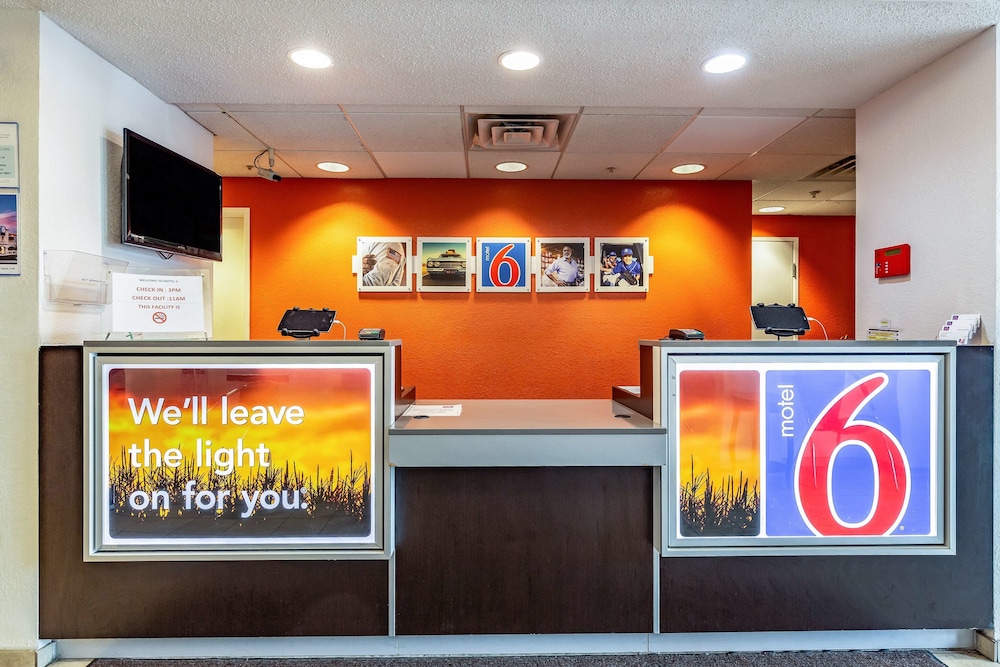 Motel6 Caseyville, IL 12/64