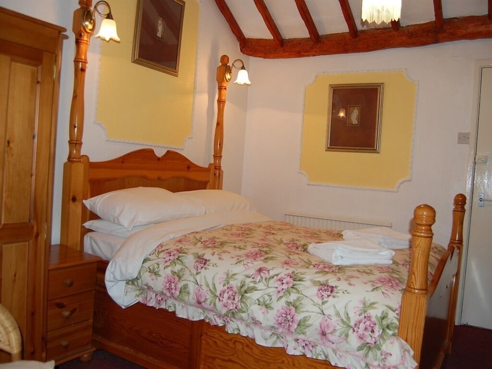 Britannia Inn 7/52