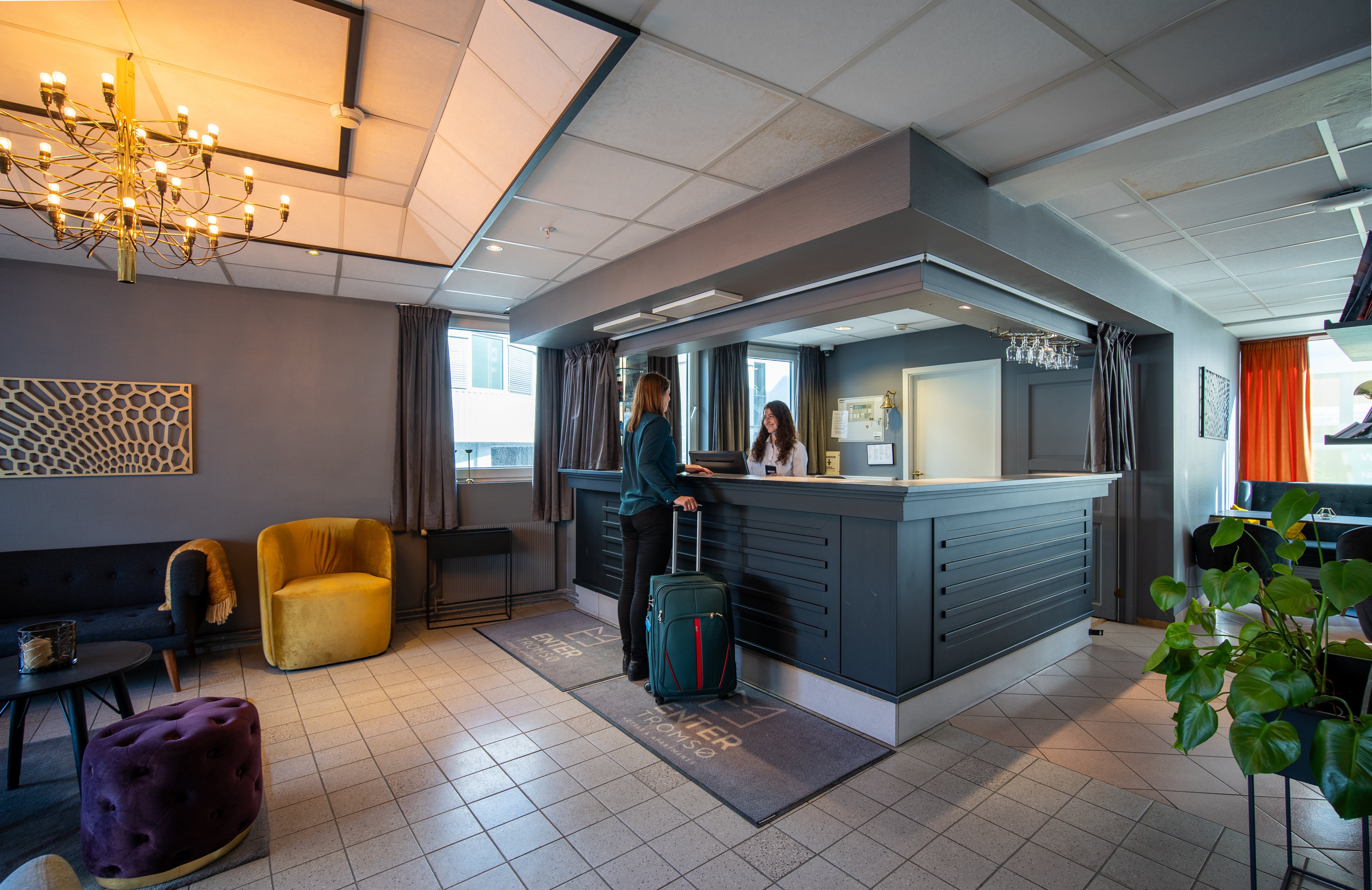 Enter Amalie Hotel 10/79