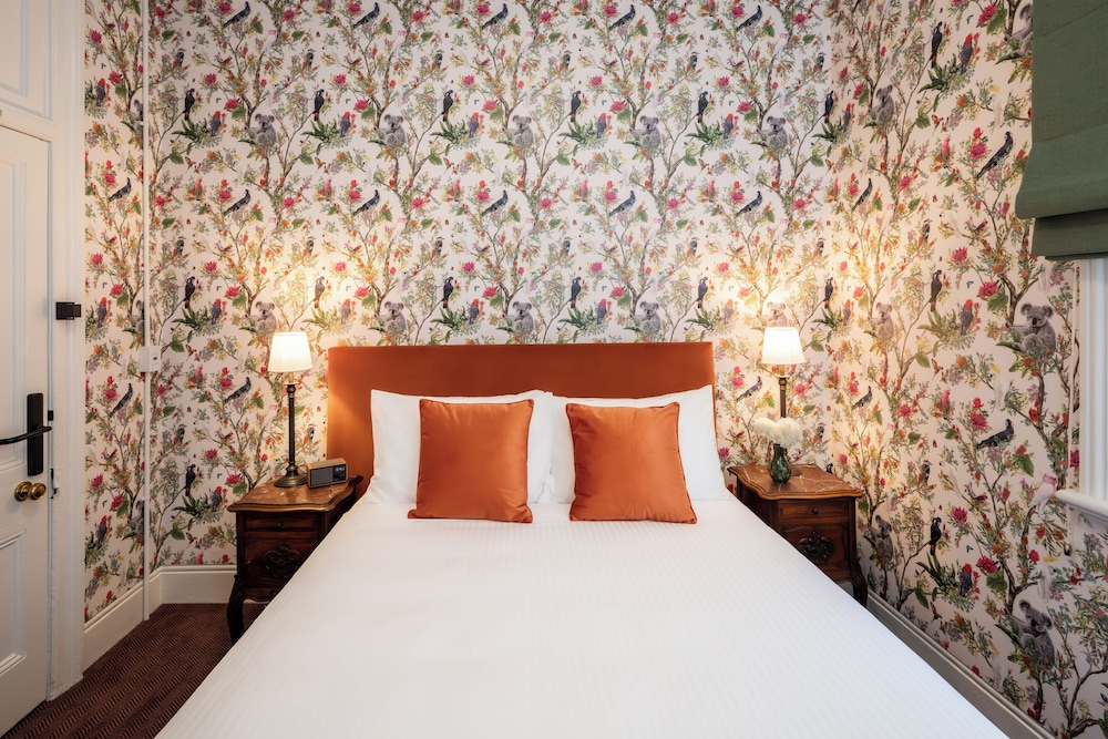 The Russell Boutique Hotel 35/67