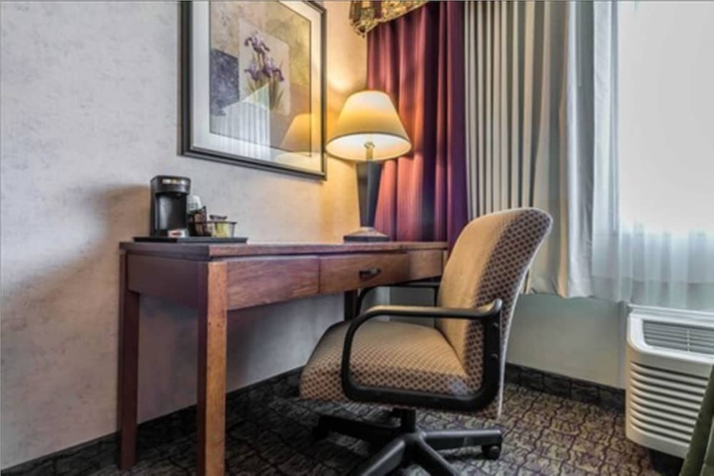 Hotel Hamburg NY 48/55