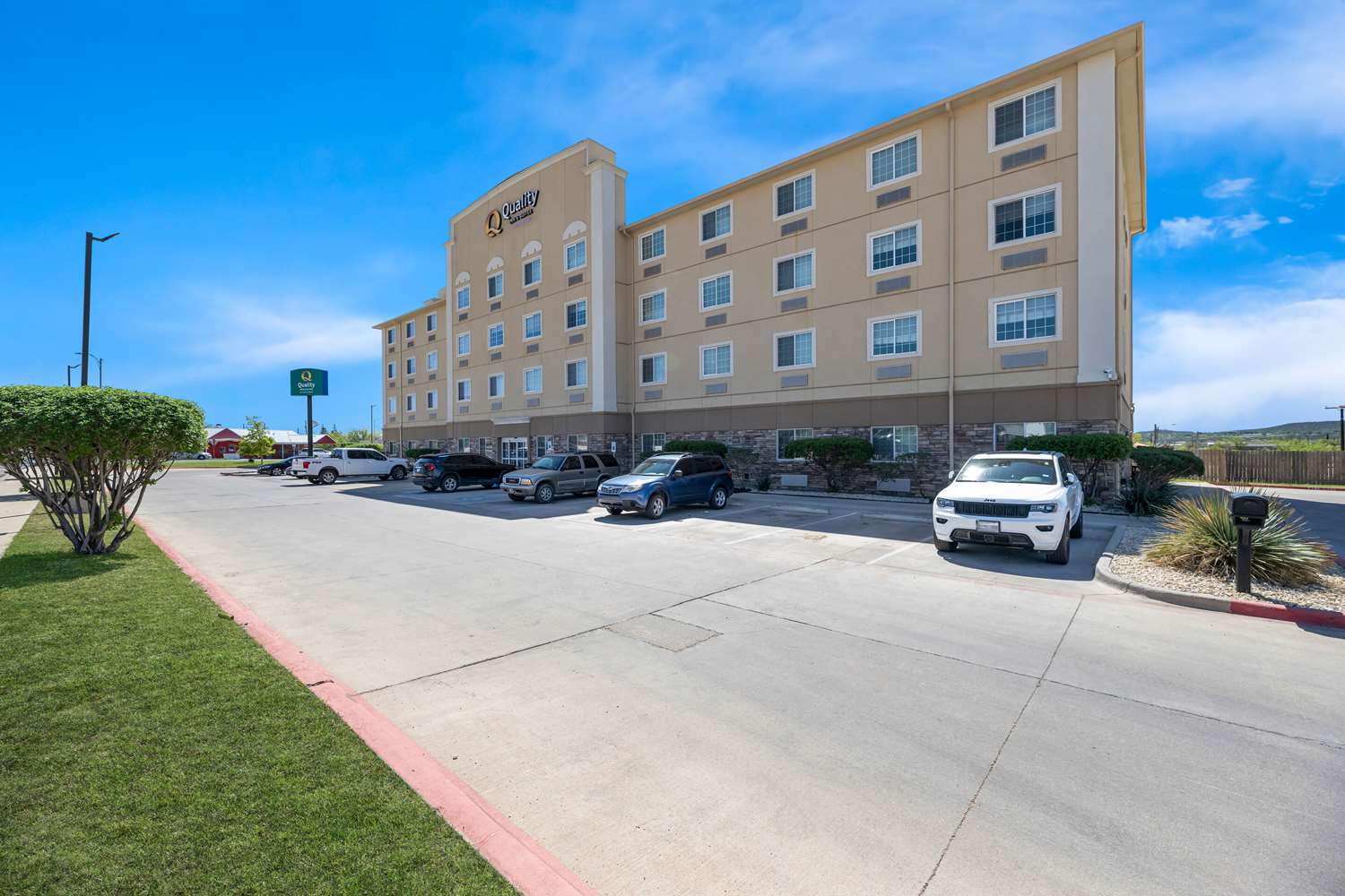 Quality Inn & Suites Big Spring 32/38