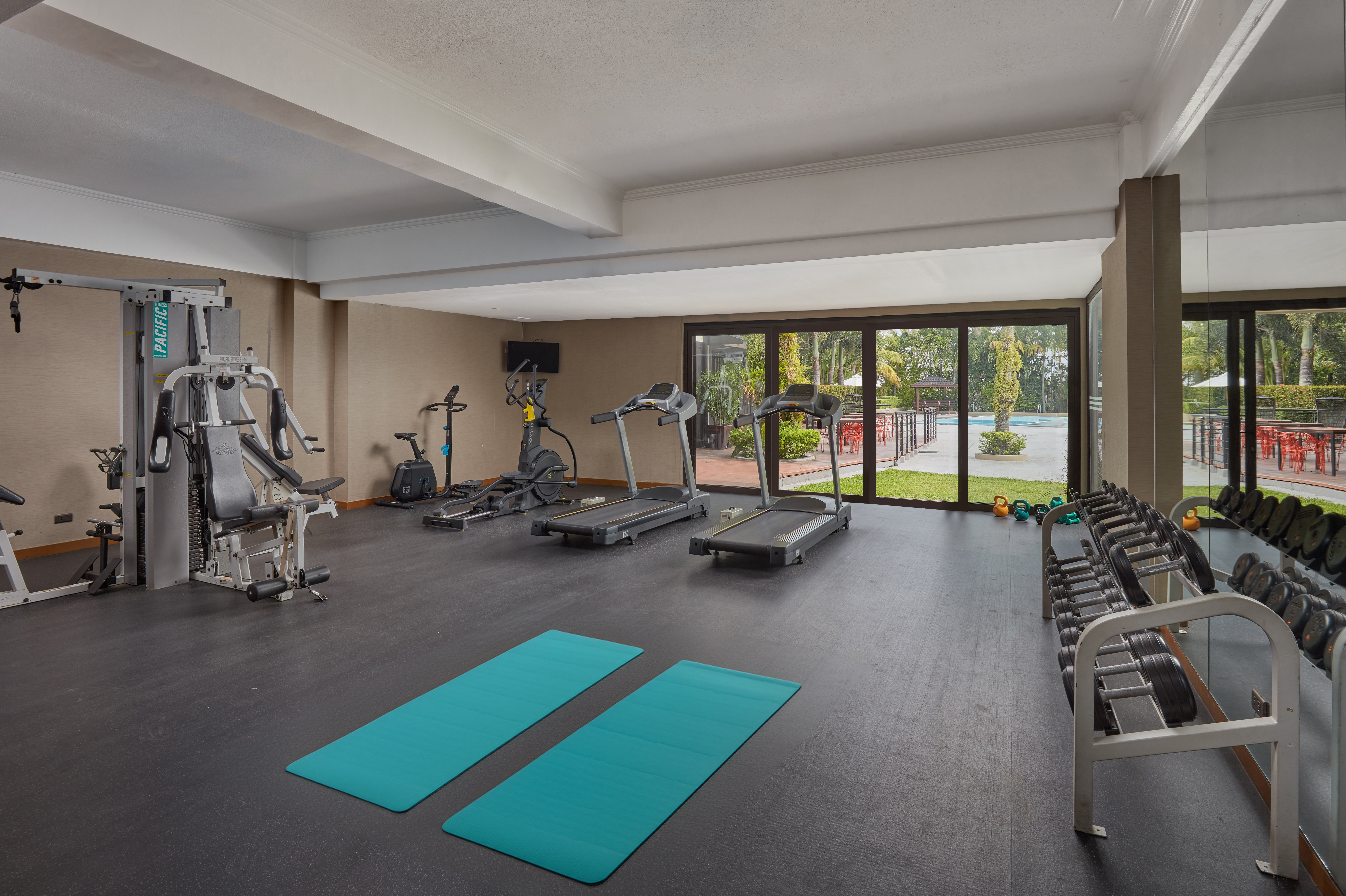 Holiday Inn & Suites Batangas Limapark 22/50