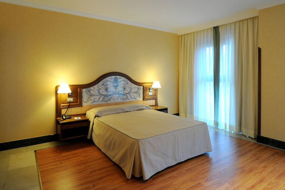 HOTEL JULIA 16/48