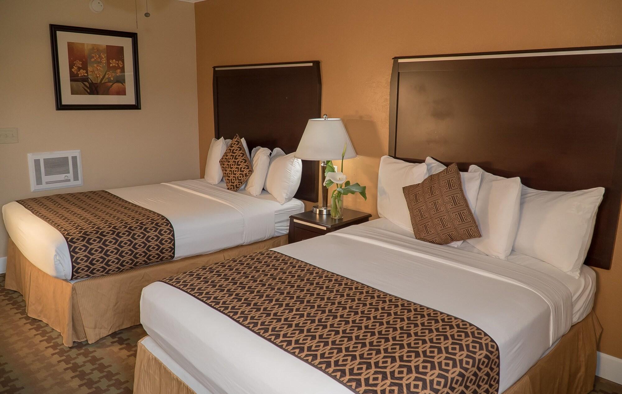 Room, Single, 2 Double Beds