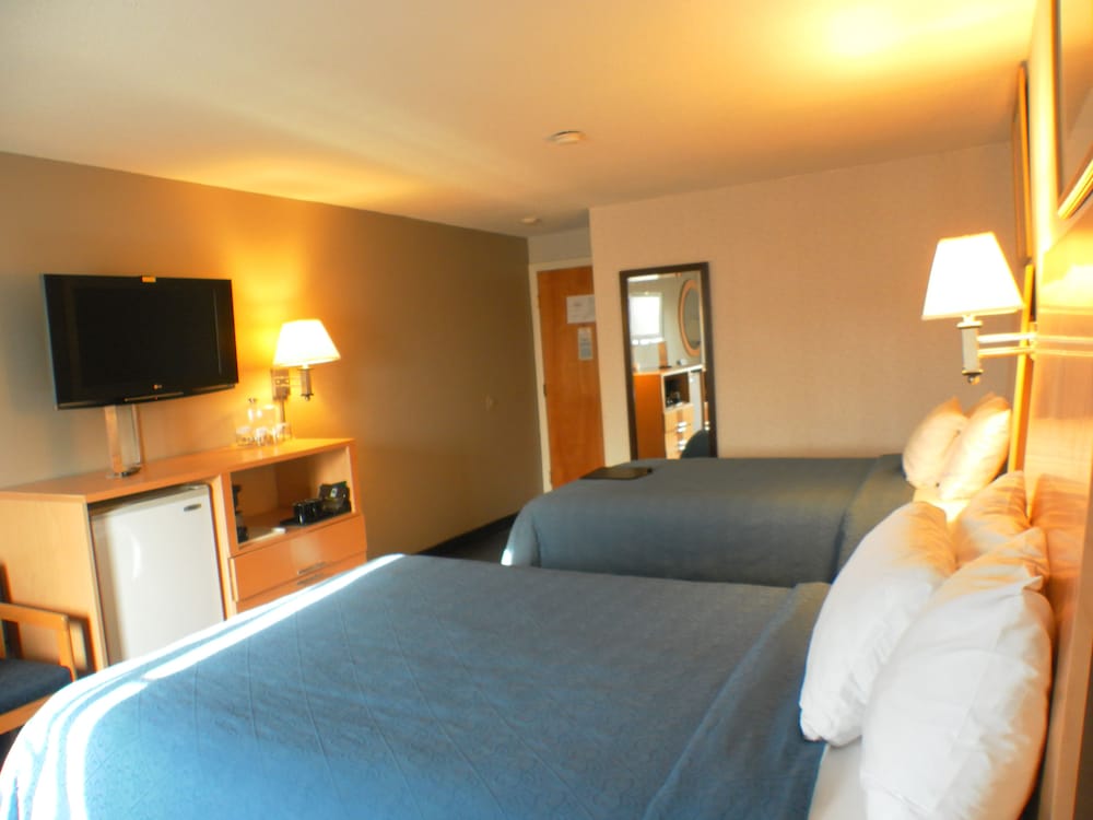 Ambassador Inn Suites 23/43