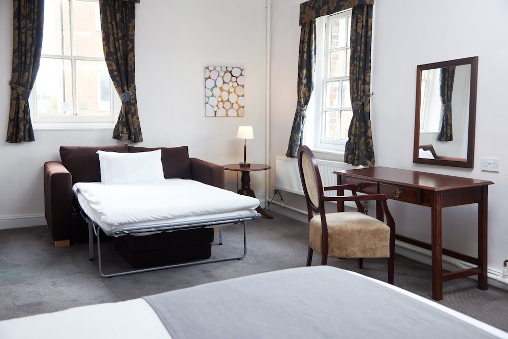 The George Hotel 20/57