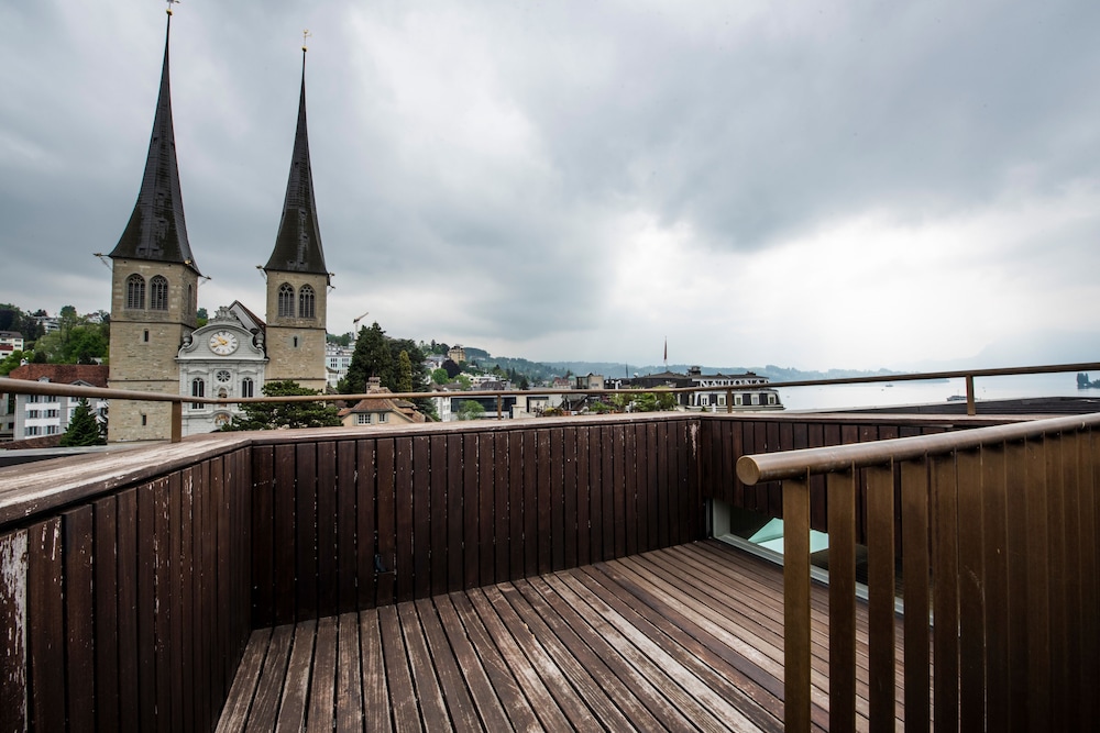 Lucerne Lake View Apartments 44/50