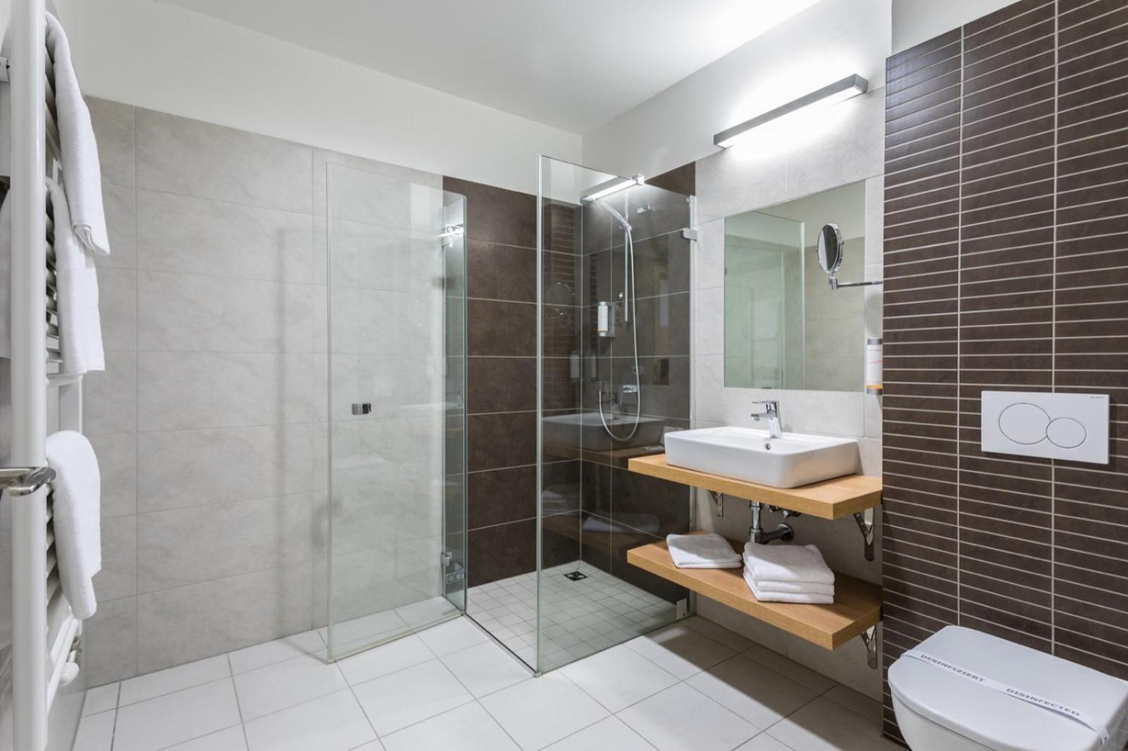 Sareza Hotel 42/48