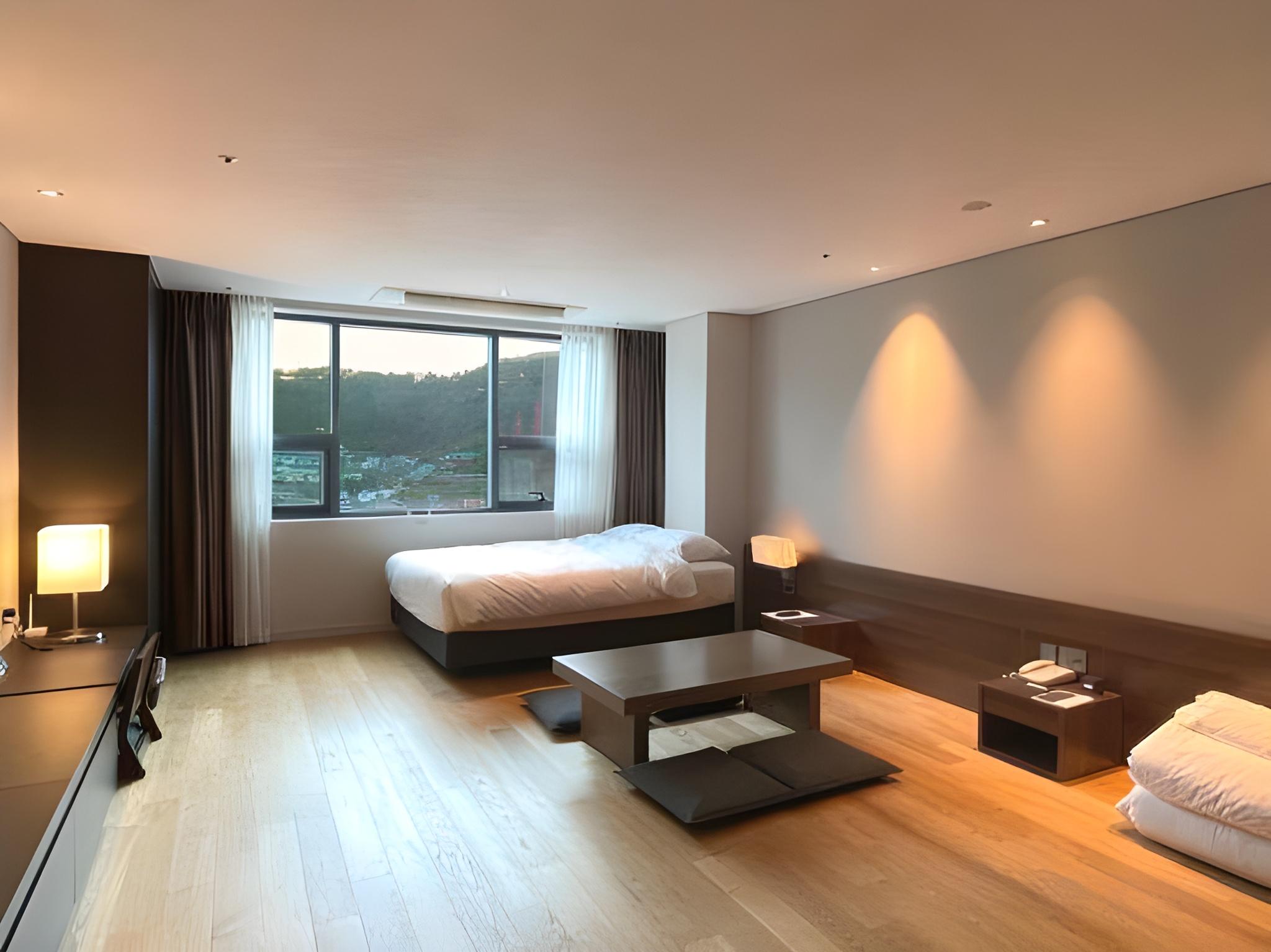 Korean, Suite, City View