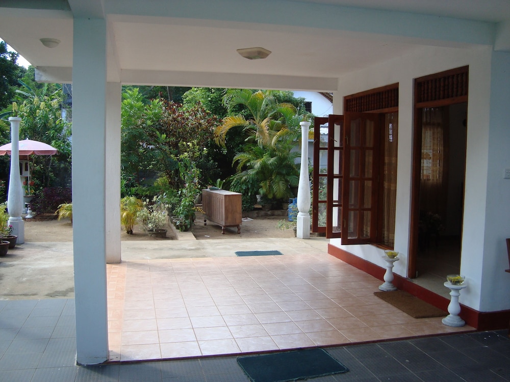 White Villa 26/41