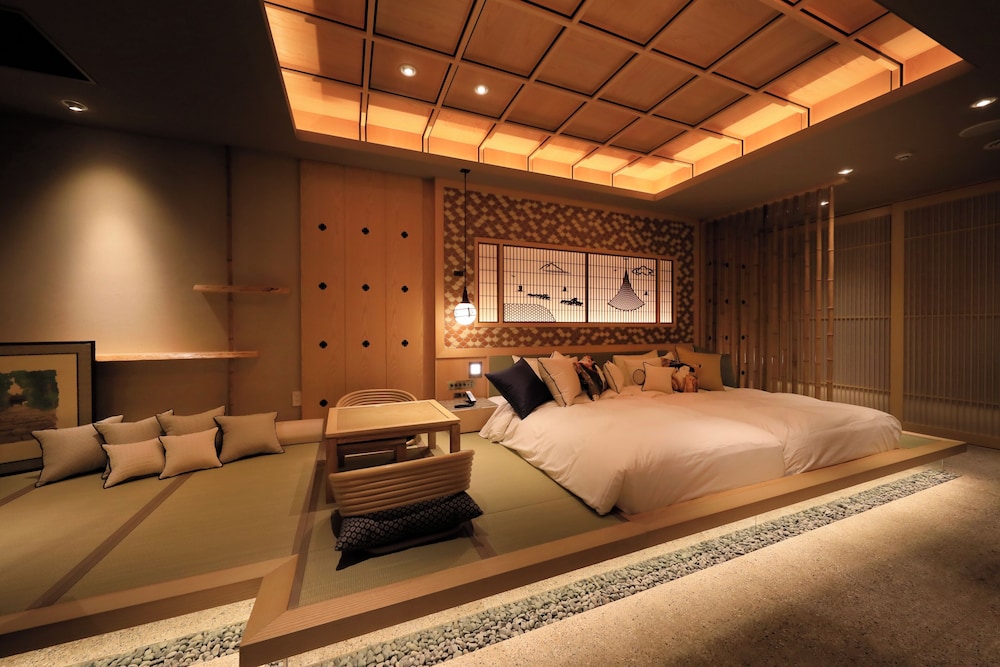 SPA, SUITE