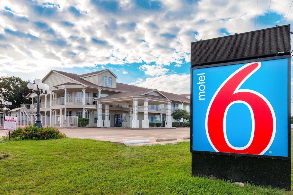 Motel6 Waxahachie, TX in WAXAHACHIE - TX