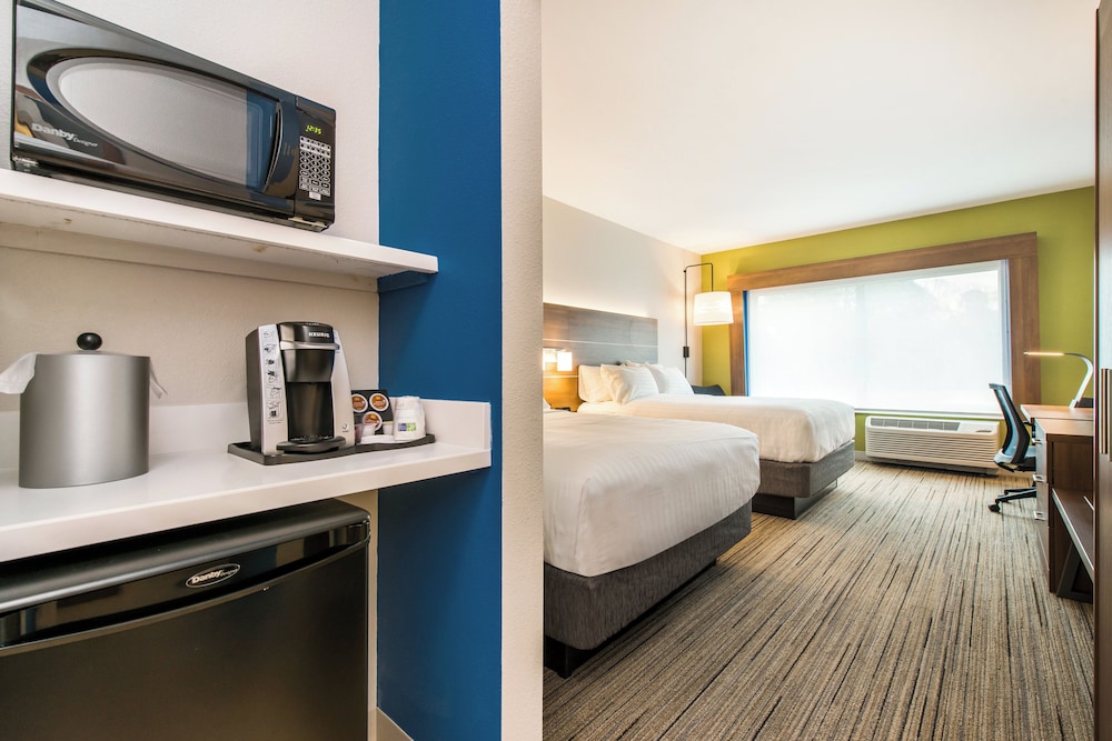 غرفة قياسية بسريرين كوين، Holiday Inn Express Suites Lagrange 2/2