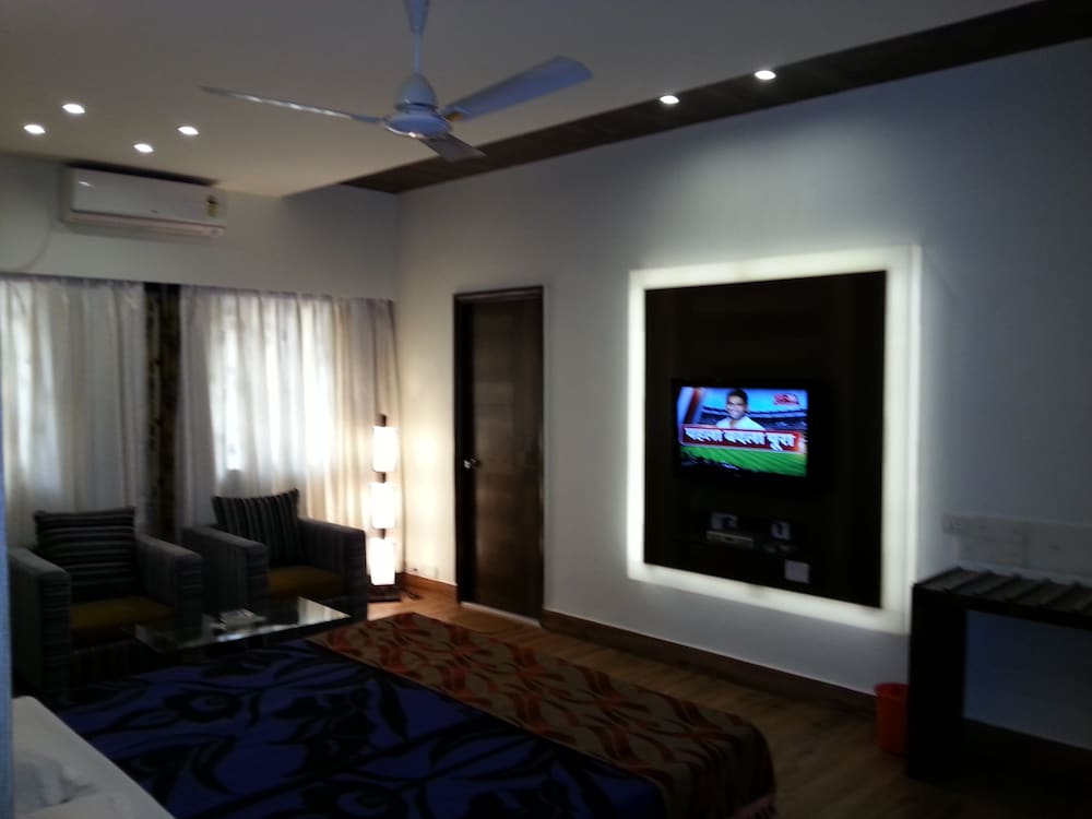 Hotel Rushabh Home 32/48