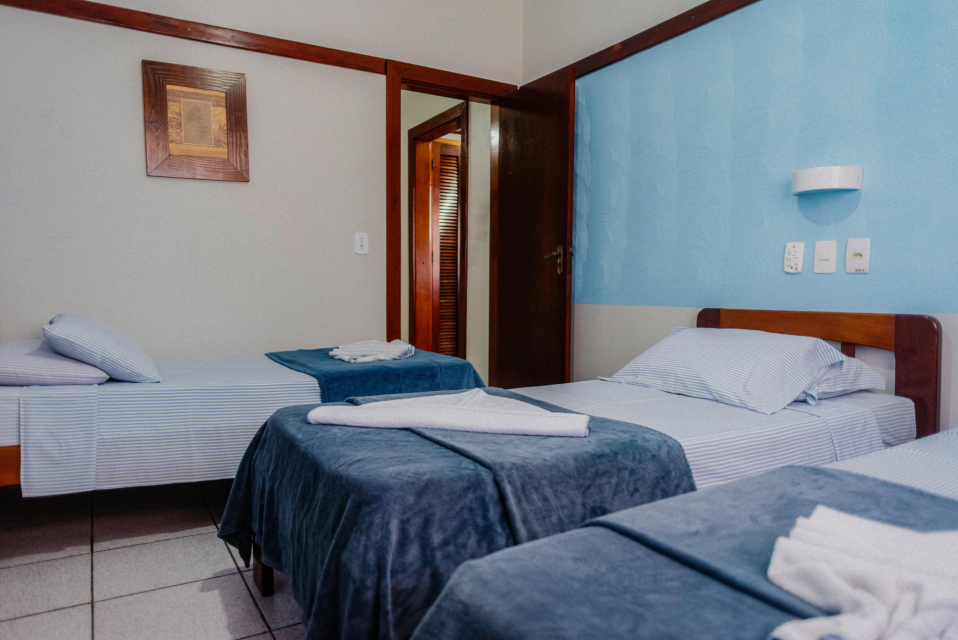 2 Bedrooms, Apartment, Side View