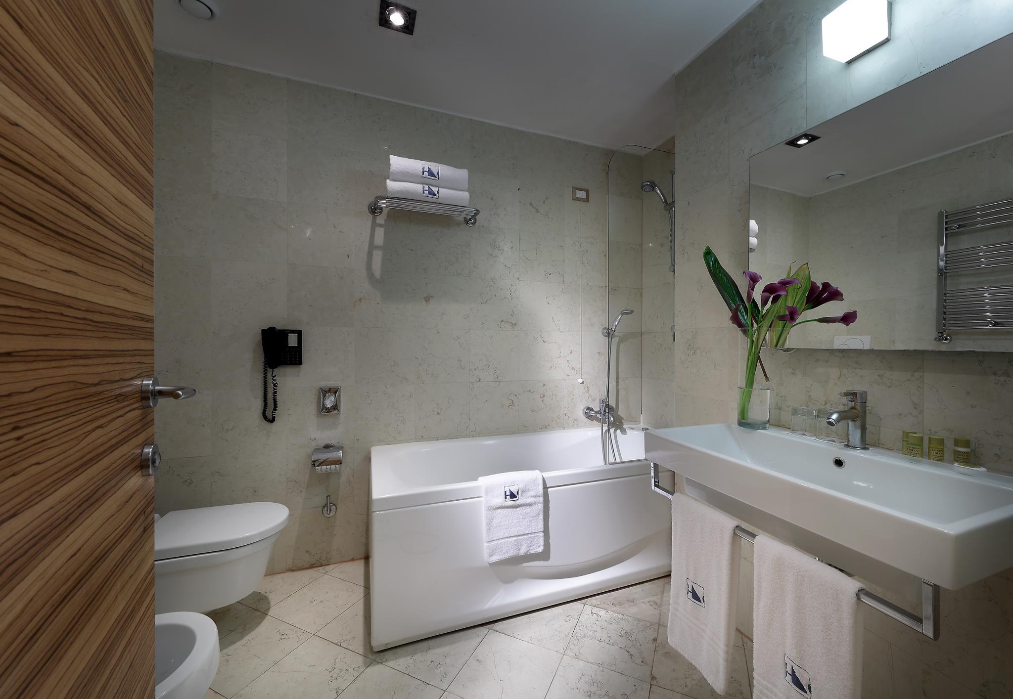 Room, Double Bed