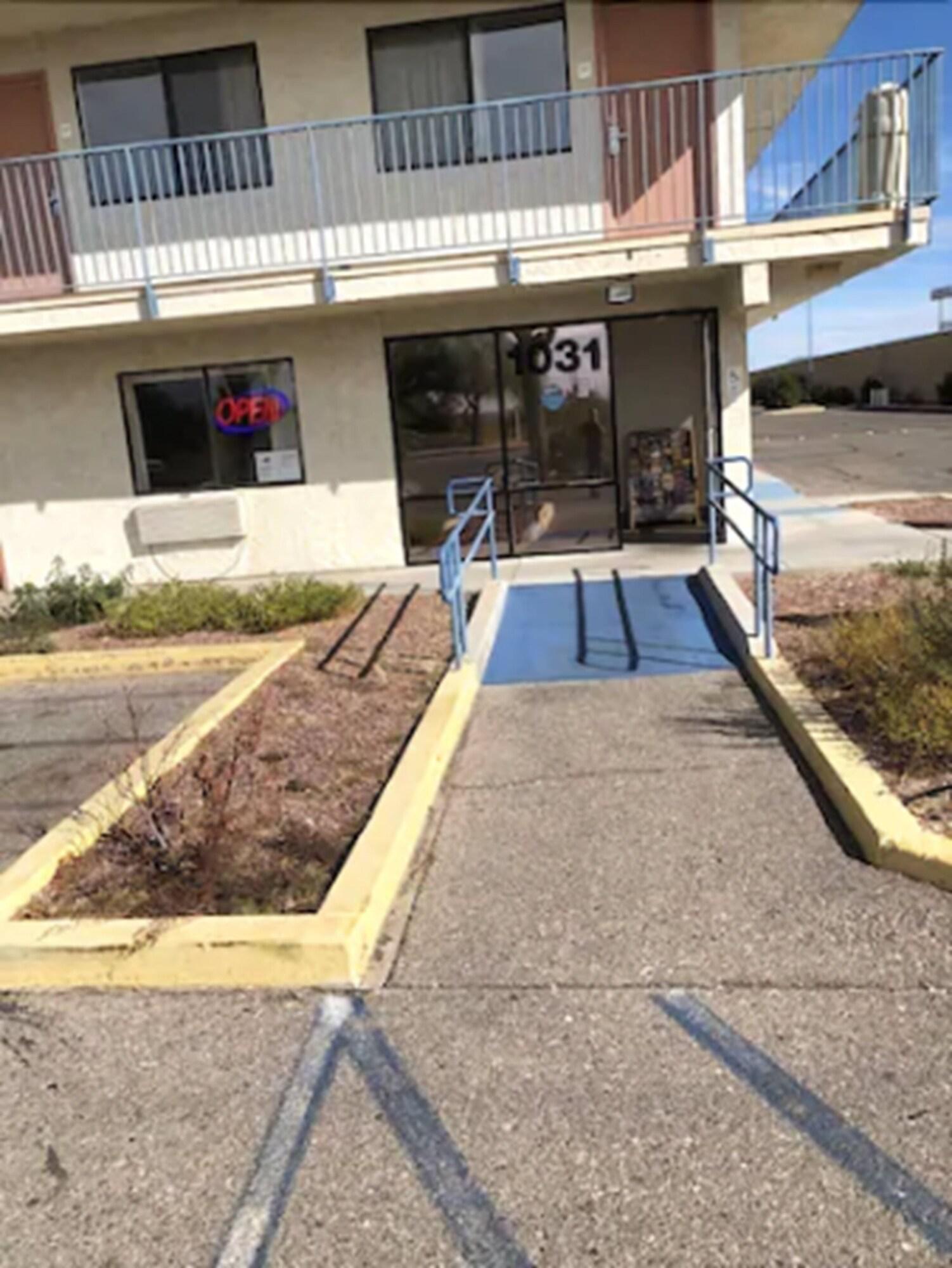 Super Inn Tucson 10/12