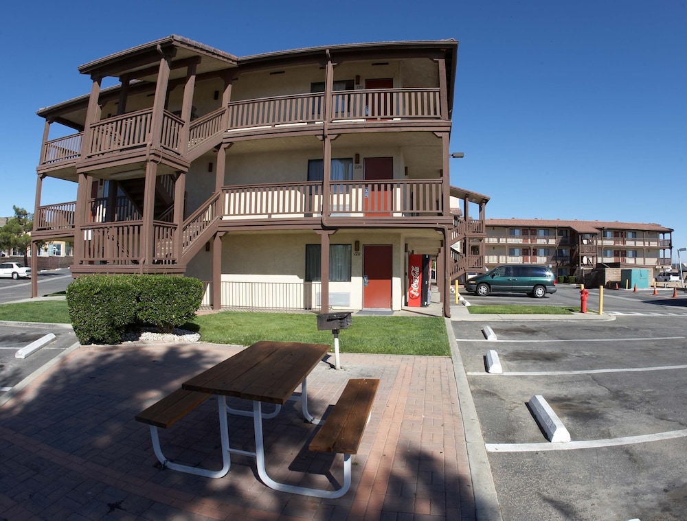 Palms Inn & Suites 33/50