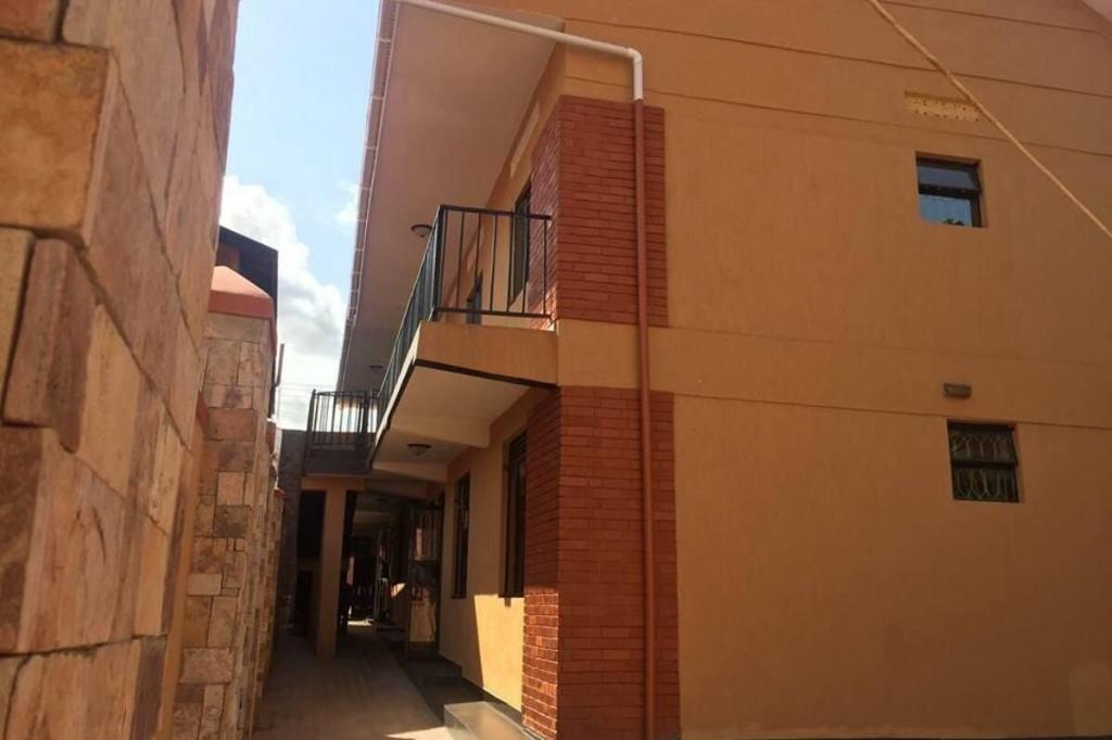 Bunyonyi Inn Hotel 1/11