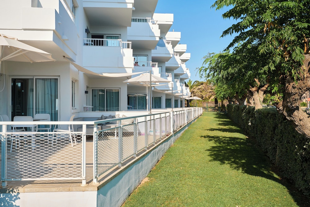 Hipotels Apartamentos Cala Bona 48/56
