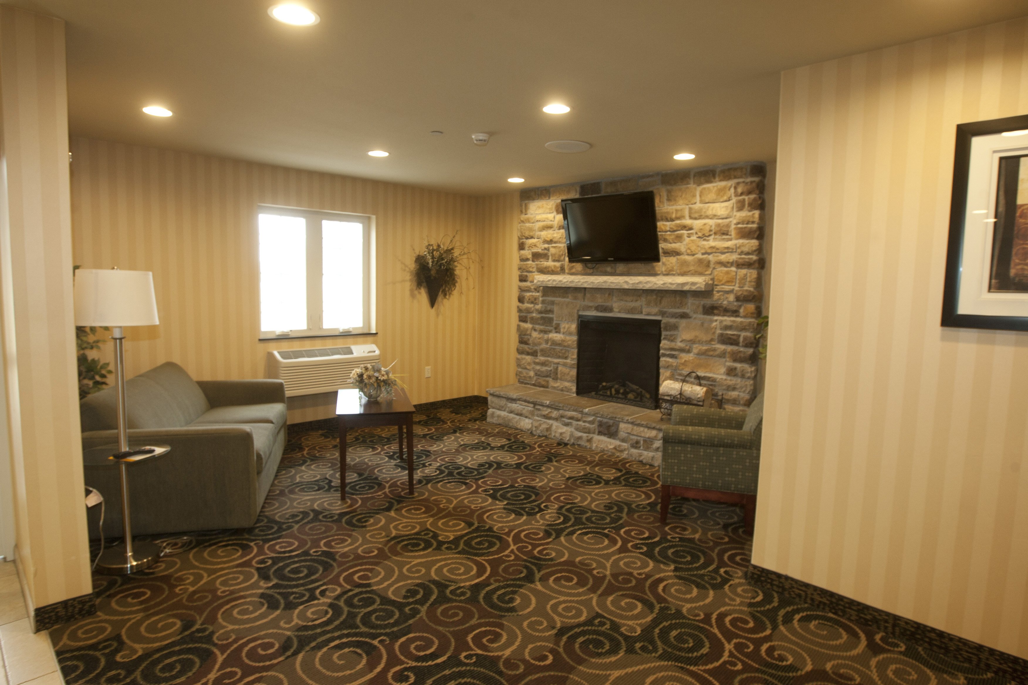 Cobblestone Inn and Suites Langdon 18/24