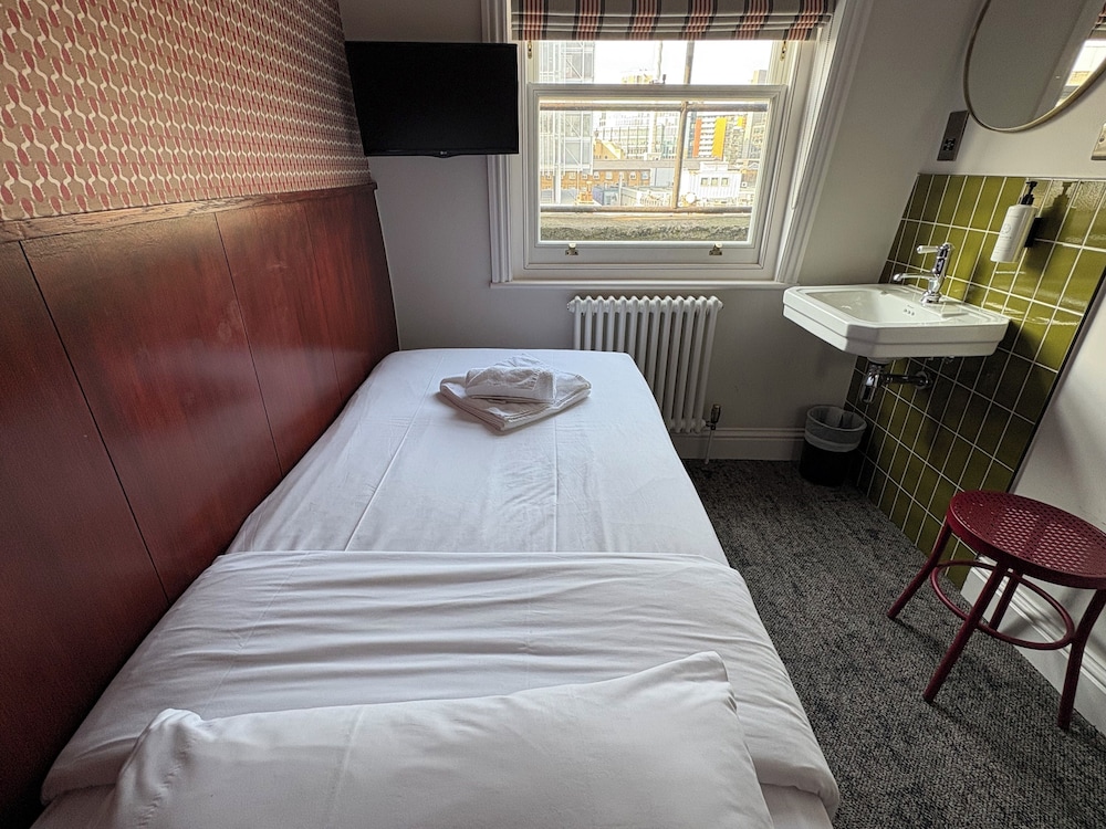 St. David's Hotels 11/50