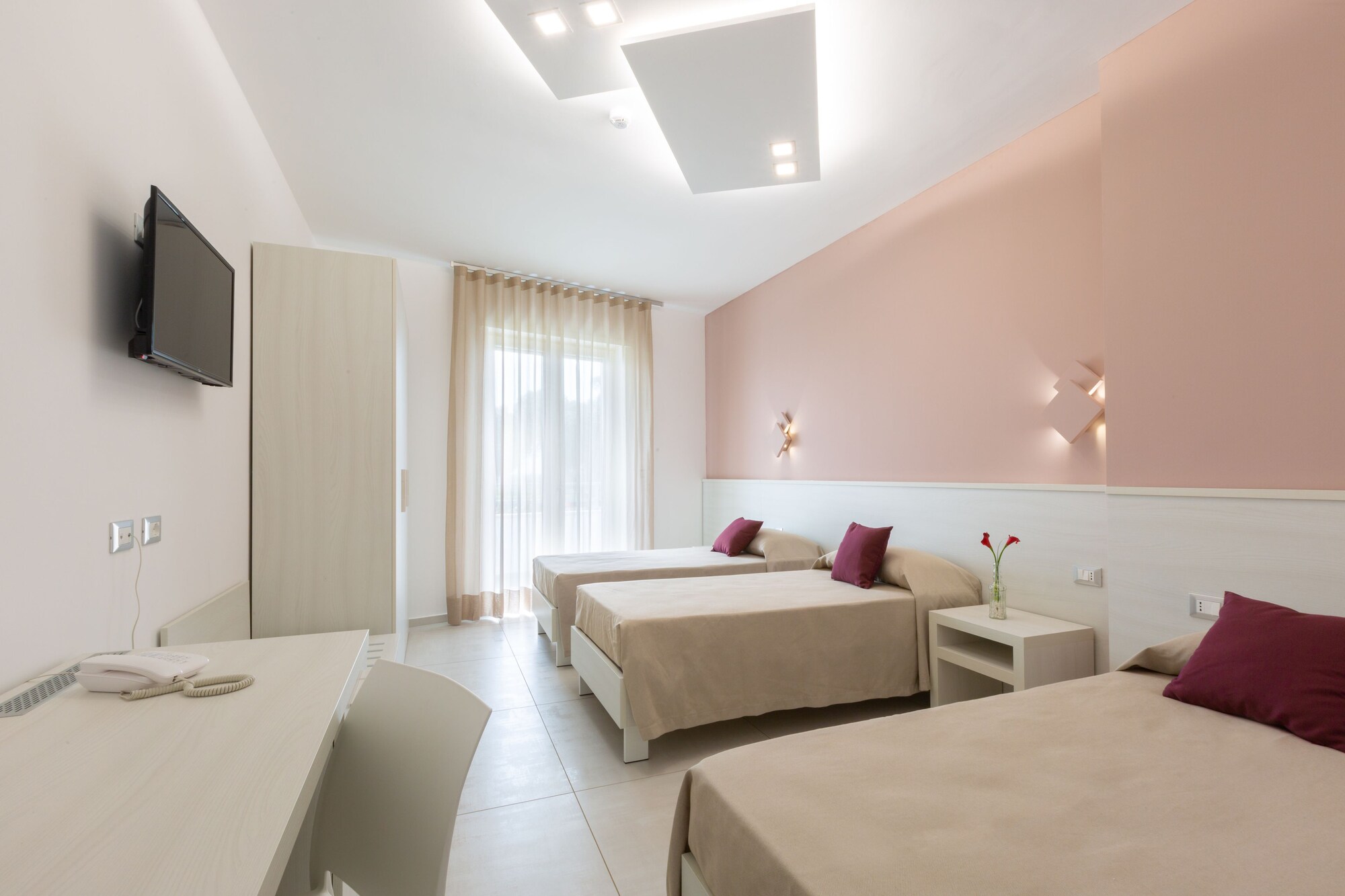 ROOM, TRIPLE