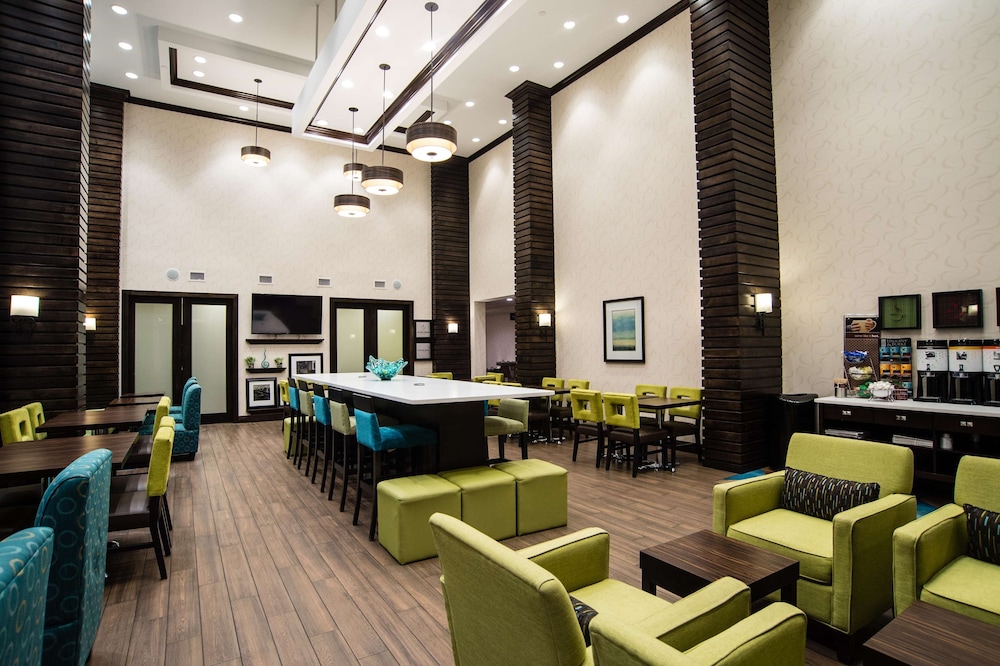 Hampton Inn Suites By Hilton Regina East Gate 39/44