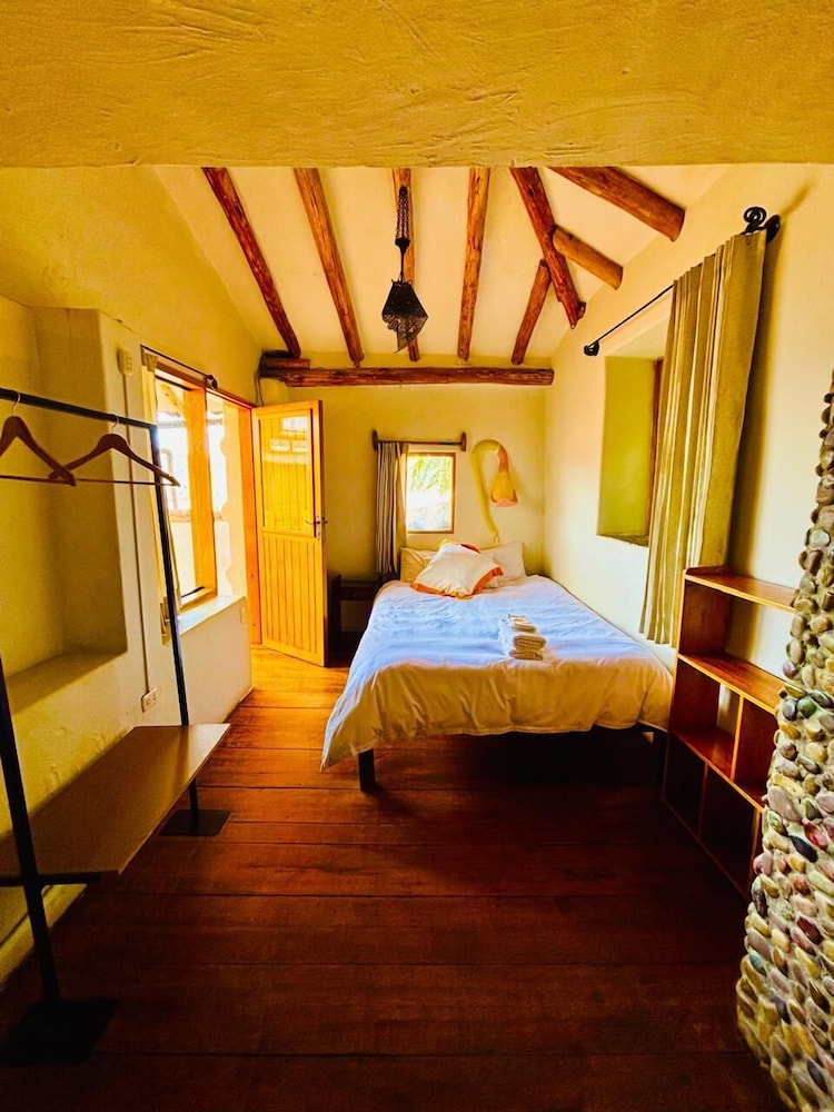 Standard, Queen Bed