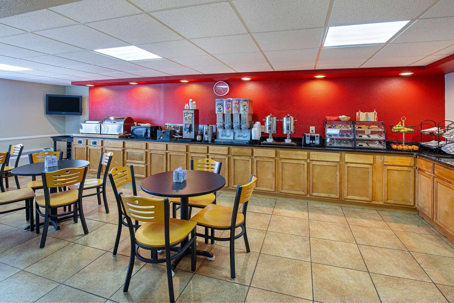 Ramada By Wyndham Bowling Green 32/45