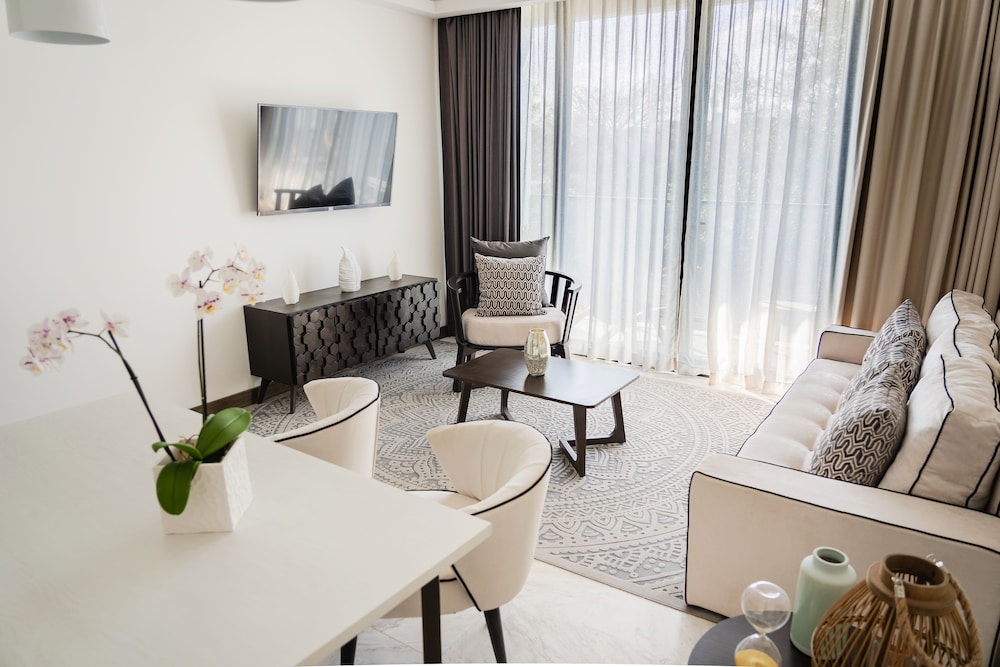 Serenity Hotel Boutique 44/70
