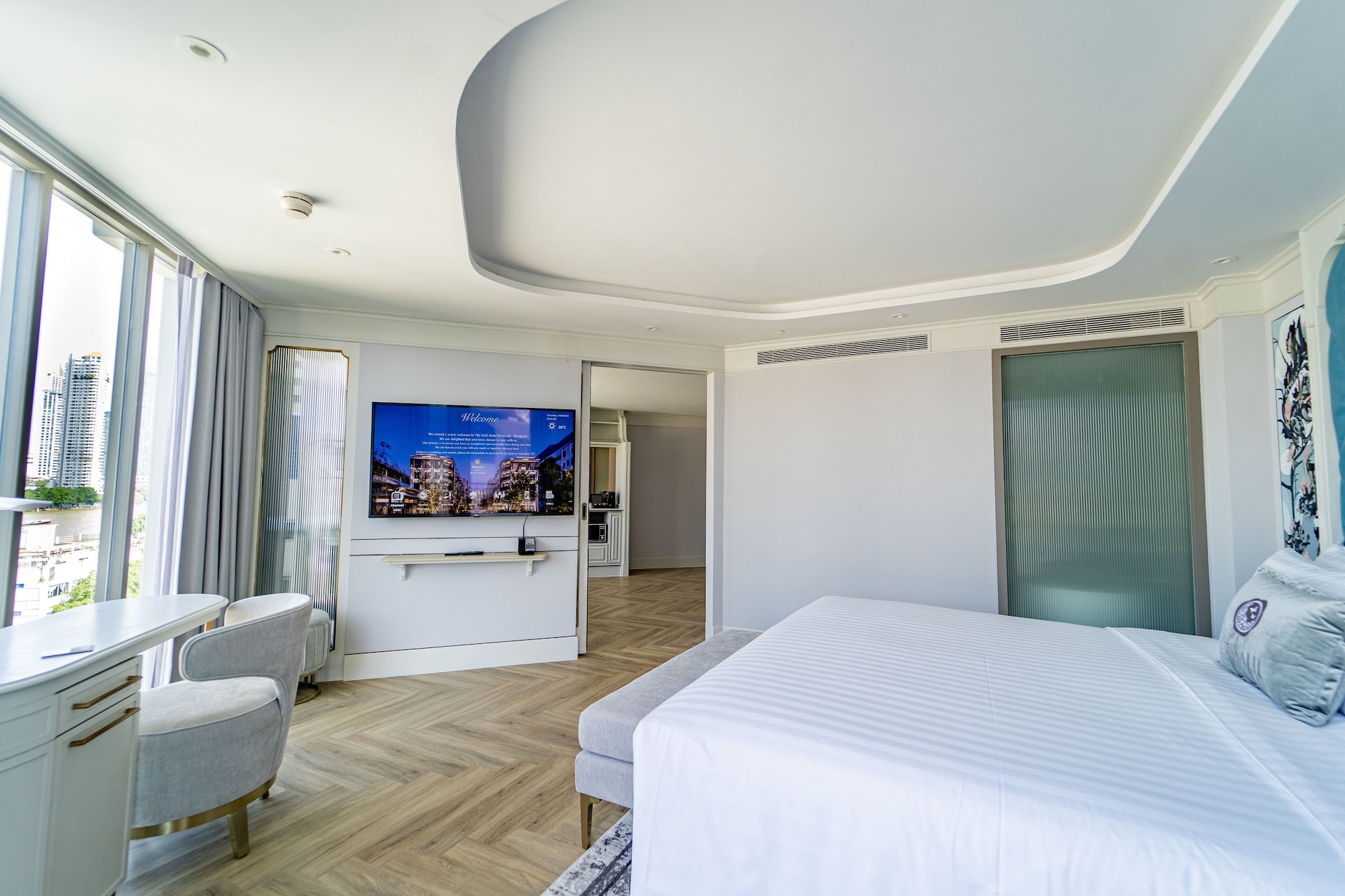 Club One Bedroom Riverview Suite